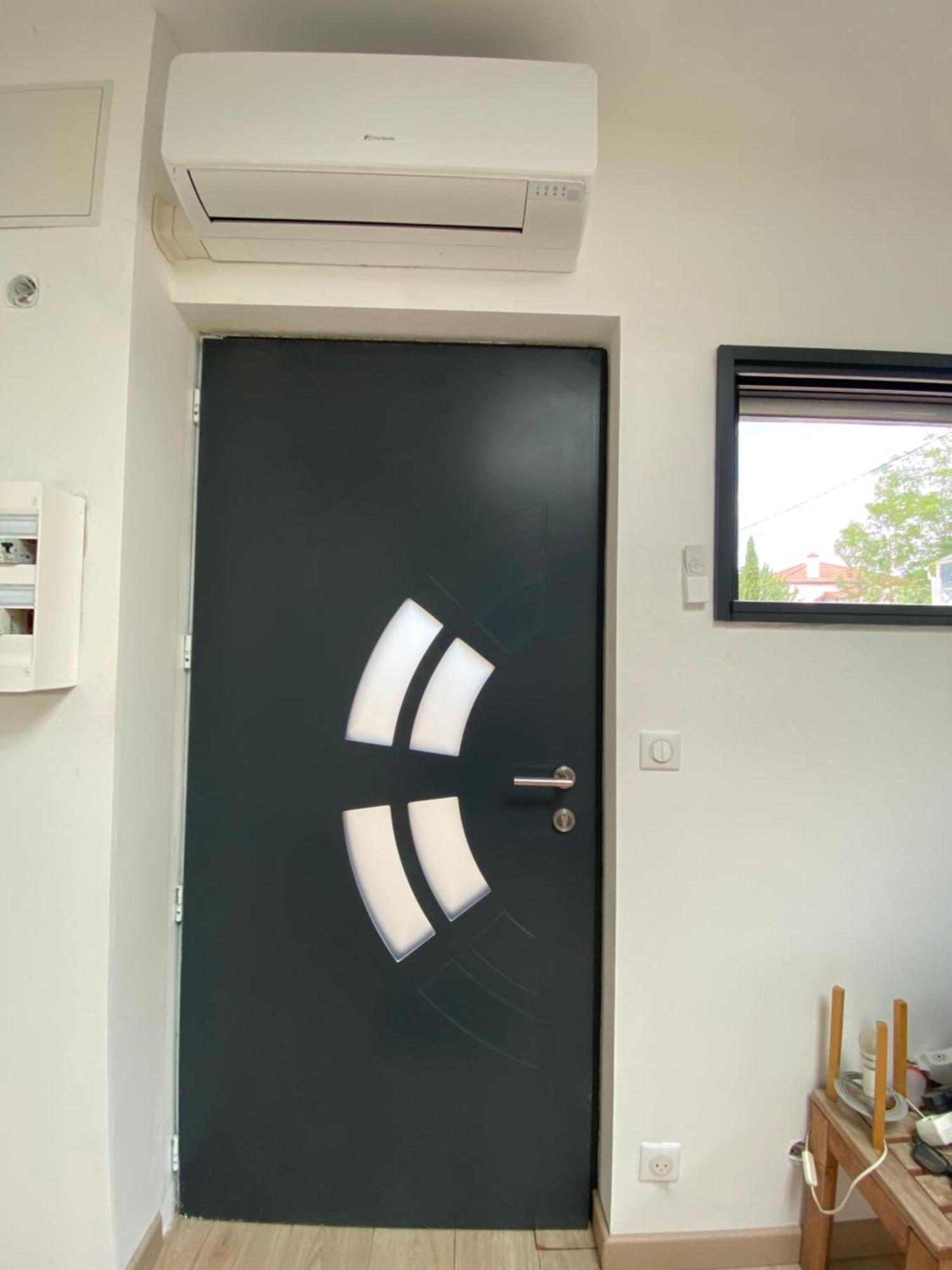 Appartement Paisible Proche Centre Ville Bron Exterior photo